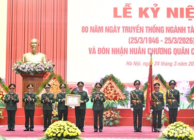 View - 	Cục Tài chính (Bộ Quốc phòng) đón nhận Huân chương Quân công hạng Nhì
